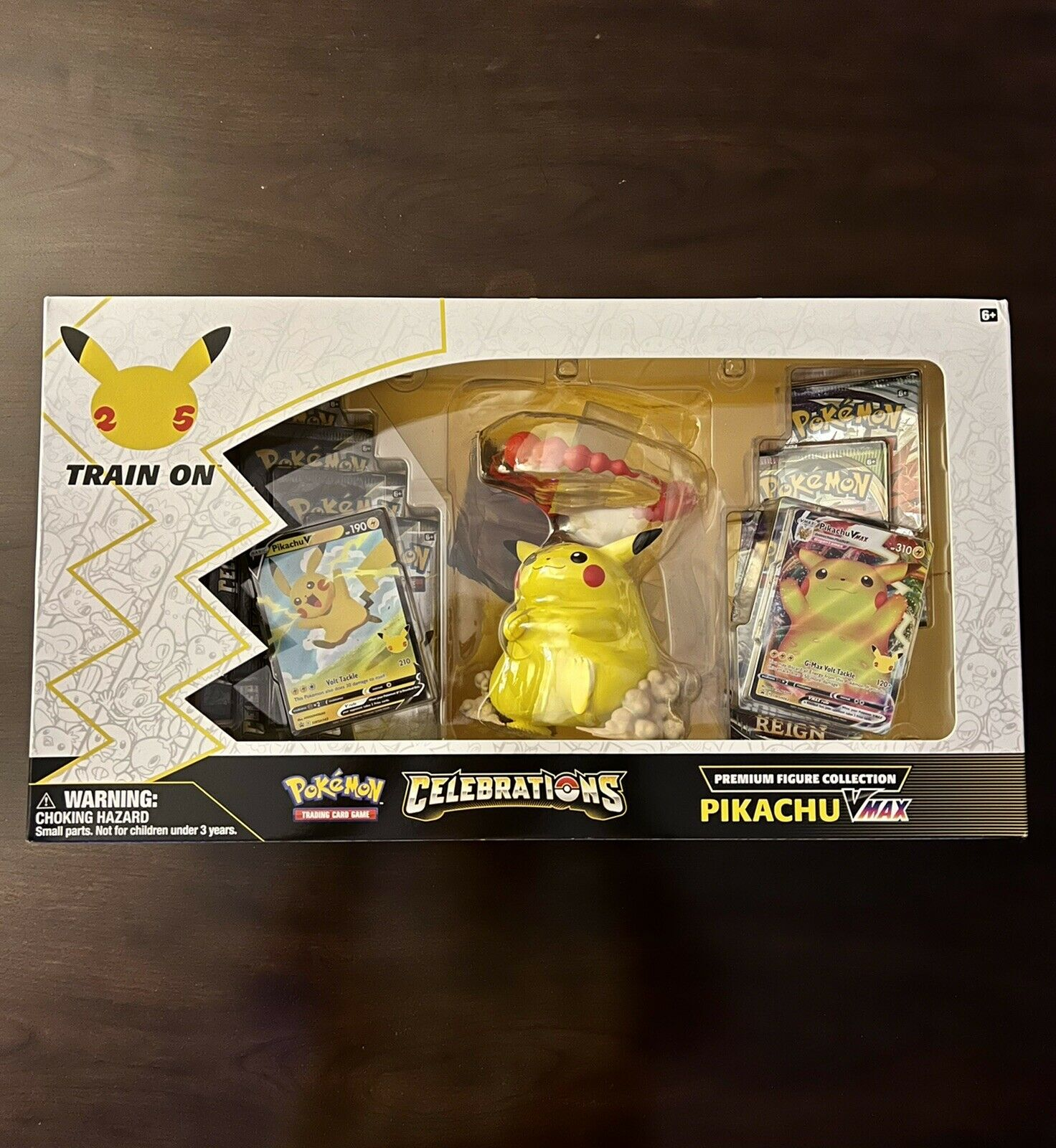 Pokemon Celebrations: Pikachu Premium Figure Collection